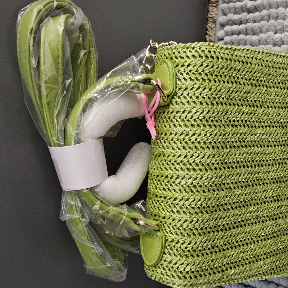 NWOT Green Woven Straw Handbag - Picture 14 of 15